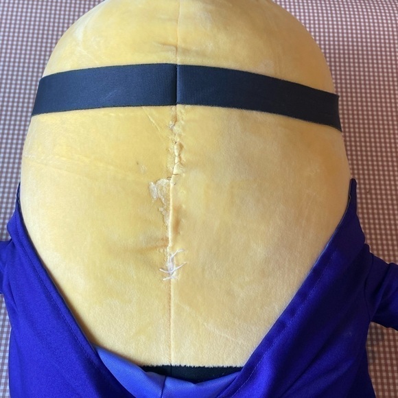 Despicable Me Halloween Dracula Minion Plush. LARGE - Picture 10 of 13